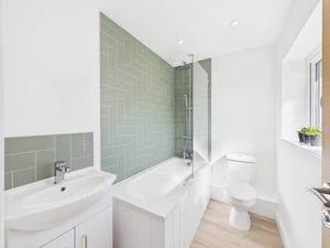 Family Bathroom- click for photo gallery